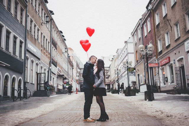 Best Valentine's Day Fragrances To Gift a Woman  ❤️